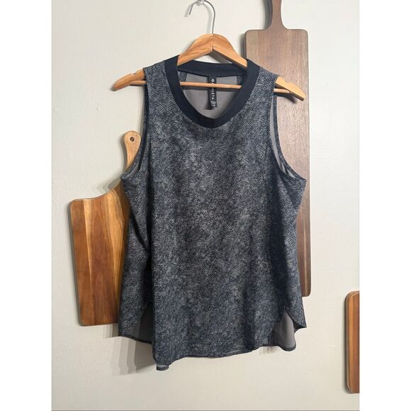 Athleta Viper Black Gray Zephyr Print Crew Neck Sleeveless Tank Top Size Medium - Picture 1 of 5